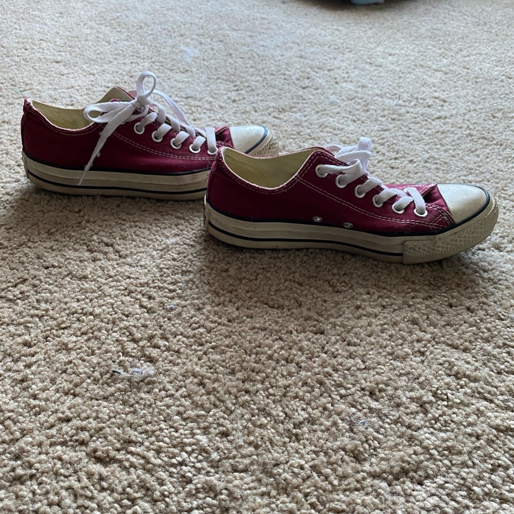 Burgundy converse